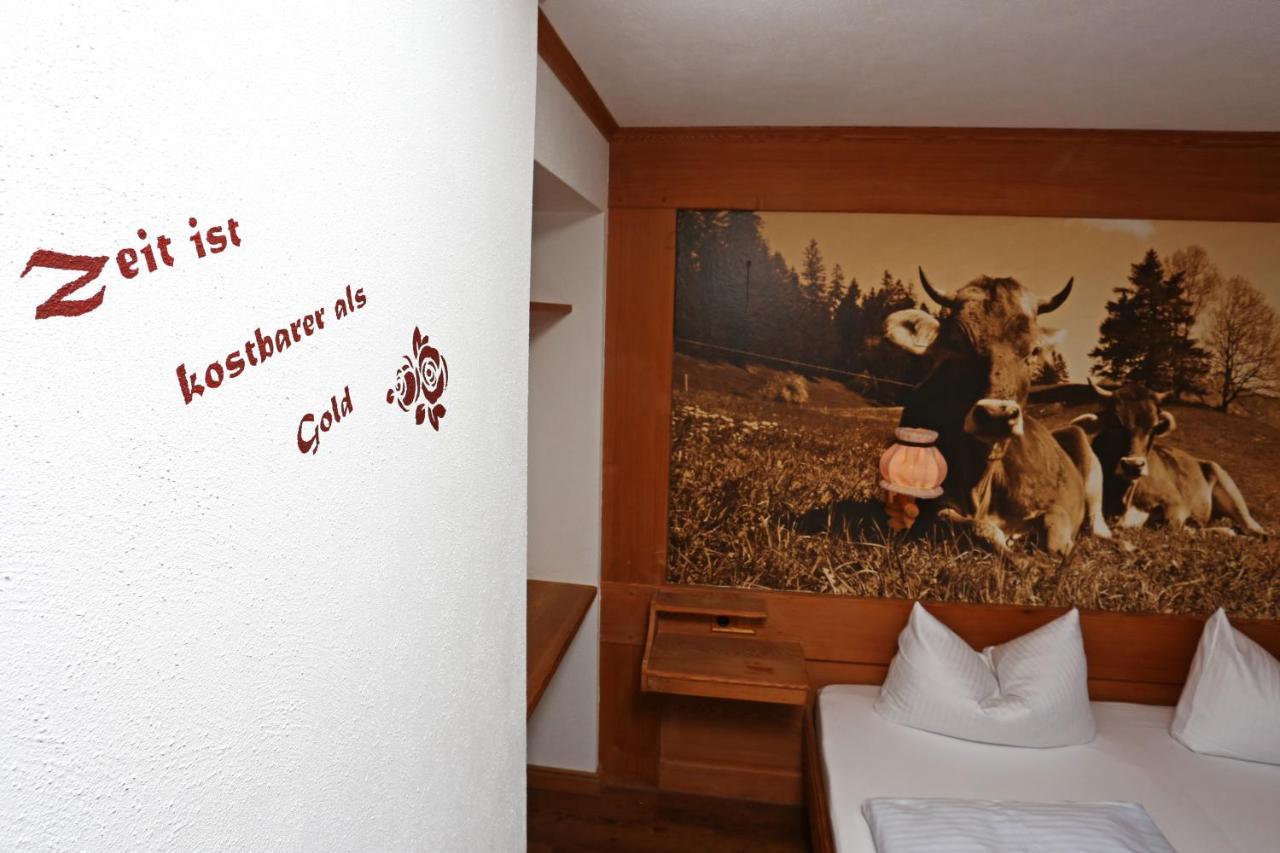 Lustiger Hirsch Hotel Akams Exterior foto